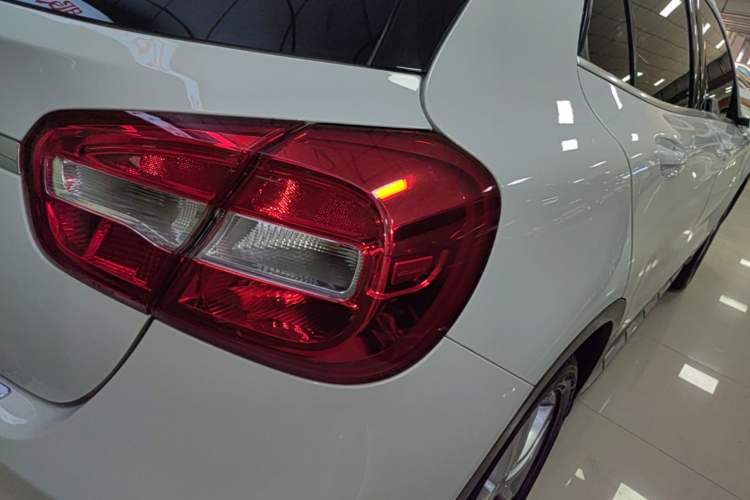 Used Mercedes-Benz GLA 2015 GLA 200 Sport Edition Right Rear Taillight
