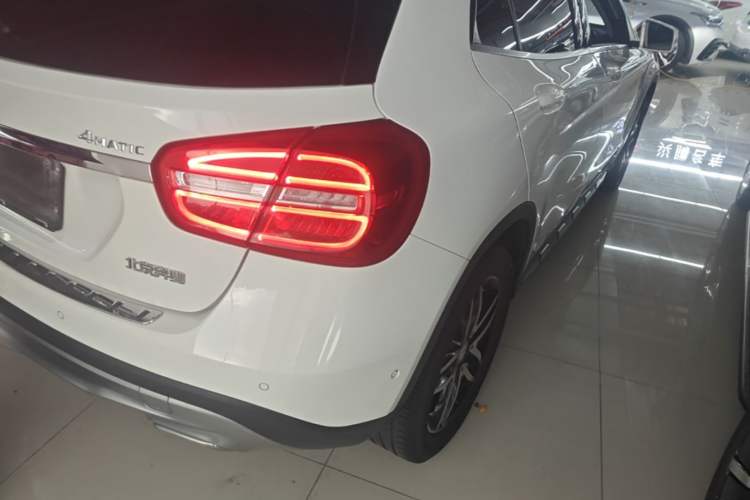 Used Mercedes-Benz GLA 2015 GLA 220 4MATIC Fashion Model Right Rear Taillight