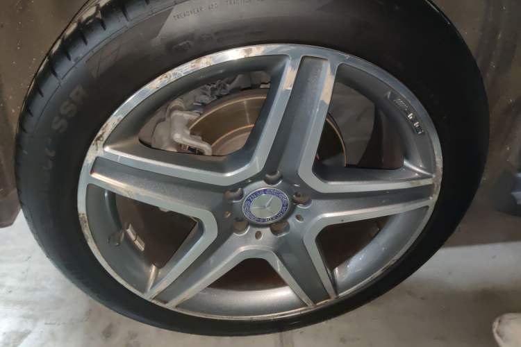 Used Mercedes-Benz GLA 2015 GLA 260 4MATIC Sport Edition Right Rear Wheel Hub