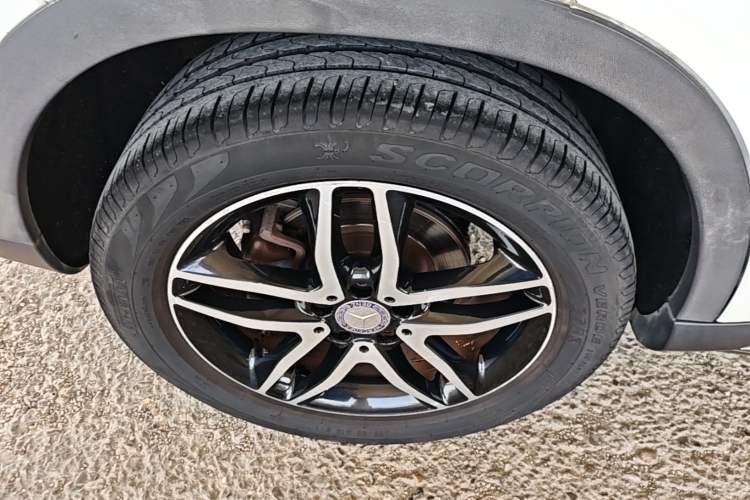 Used Mercedes-Benz GLA 2015 GLA 220 4MATIC Fashion Model Right Rear Wheel Hub