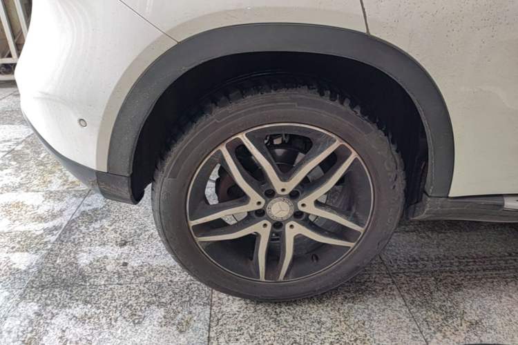 Used Mercedes-Benz GLA 2015 GLA 220 4MATIC Fashion Model Right Rear Wheel Hub
