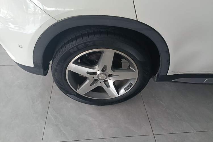 Used Mercedes-Benz GLA 2015 GLA 260 4MATIC Right Rear Wheel Hub