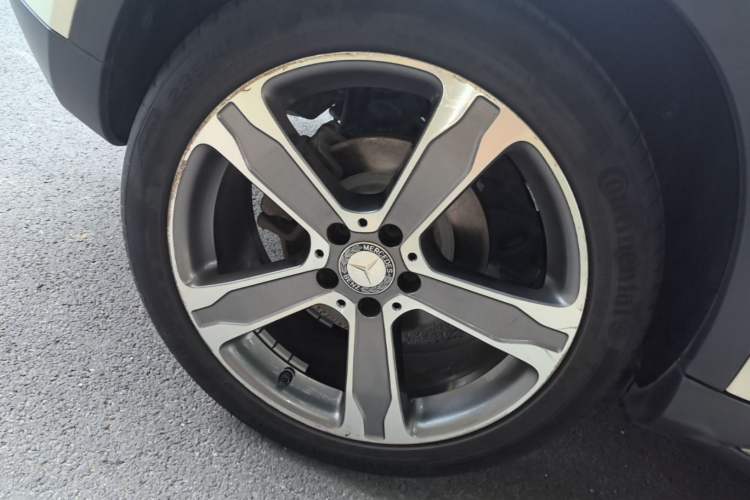 Used Mercedes-Benz GLA 2015 GLA 220 4MATIC Luxury Model Right Rear Wheel Hub