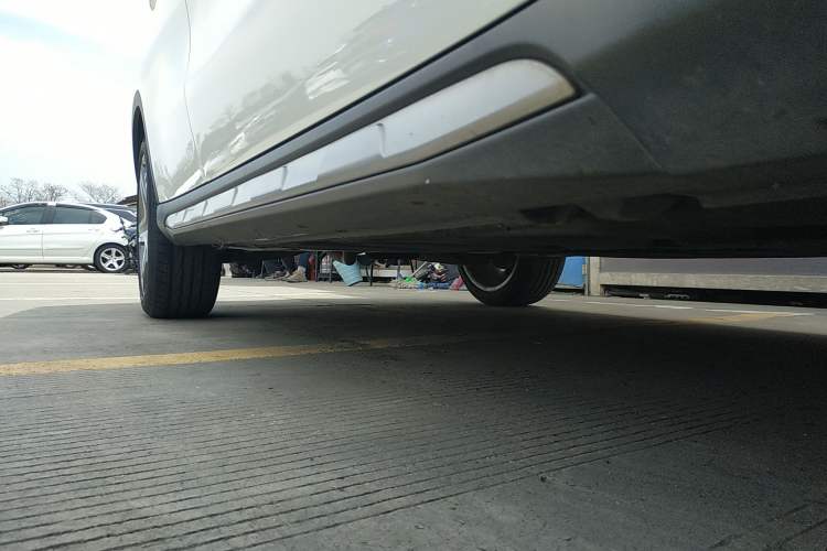 Used Mercedes-Benz GLA 2015 GLA 260 4MATIC Sport Edition Right Side Sill