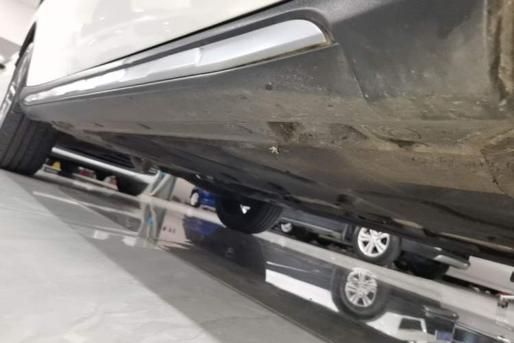 Used Mercedes-Benz GLA 2015 GLA 220 4MATIC Luxury Model Right Side Sill