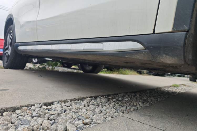 Used Mercedes-Benz GLA 2015 GLA 220 4MATIC Fashion Model Right Side Sill