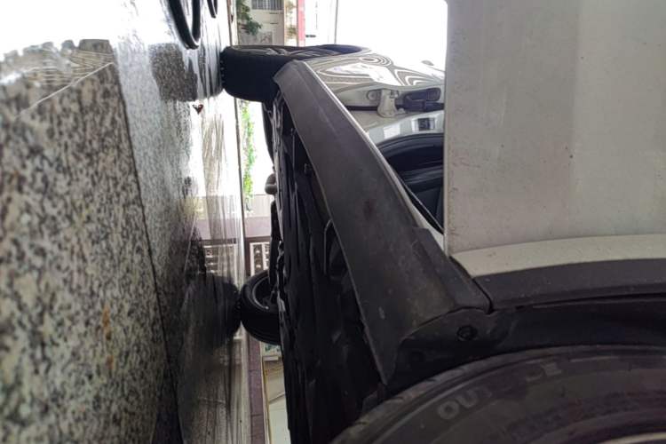 Used Mercedes-Benz GLA 2015 GLA 220 4MATIC Fashion Model Right Side Sill