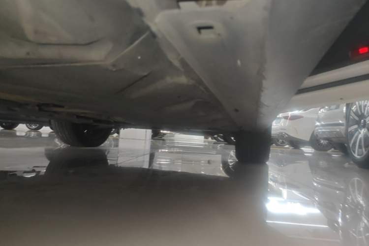 Used Mercedes-Benz GLA 2015 GLA 220 4MATIC Fashion Model Right Side Sill
