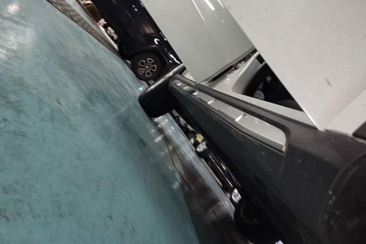 Used Mercedes-Benz GLA 2015 GLA 200 Sport Edition Right Side Sill