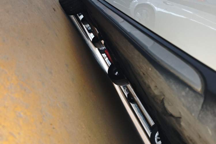 Used Mercedes-Benz GLA 2015 GLA 260 4MATIC Right Side Sill