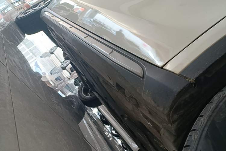Used Mercedes-Benz GLA 2015 GLA 260 4MATIC Right Side Sill