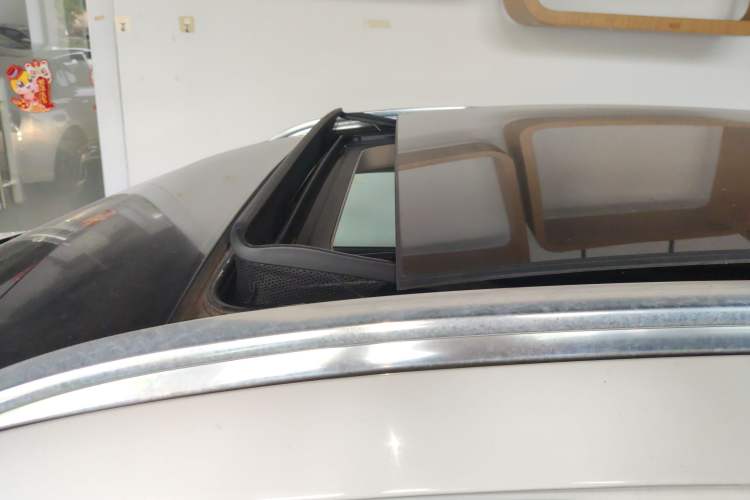 Used Mercedes-Benz GLA 2015 GLA 220 4MATIC Luxury Model Roof