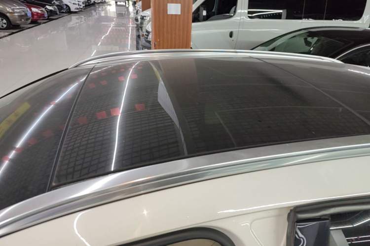 Used Mercedes-Benz GLA 2015 GLA 200 Fashion Model Roof