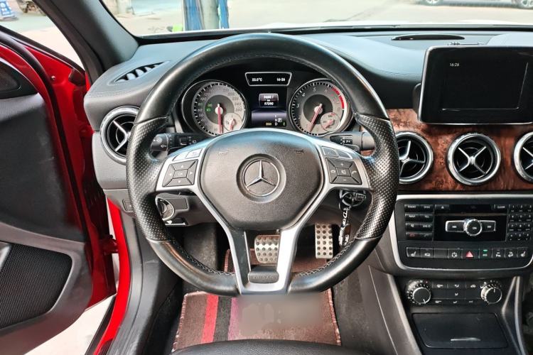 Used Mercedes-Benz GLA 2015 GLA 260 4MATIC Steering Wheel