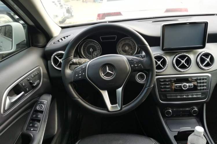 Used Mercedes-Benz GLA 2015 GLA 200 Fashion Model Steering Wheel