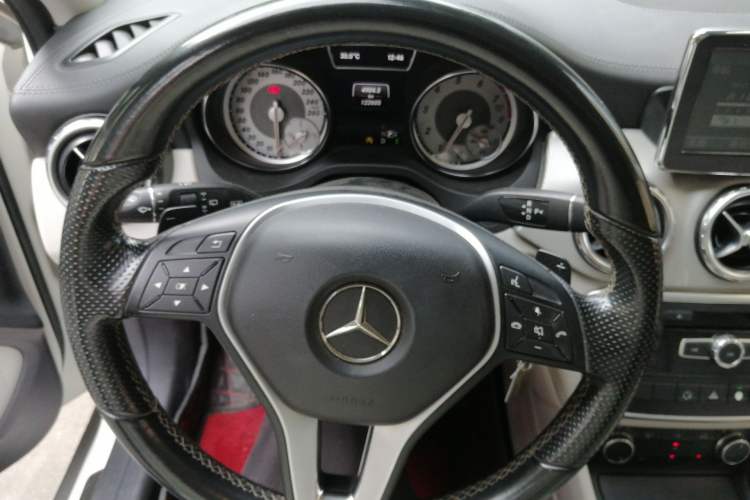 Used Mercedes-Benz GLA 2015 GLA 200 Fashion Model Steering Wheel