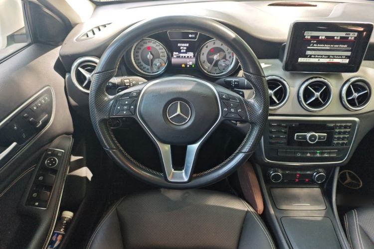 Used Mercedes-Benz GLA 2015 GLA 200 Sport Edition Steering Wheel