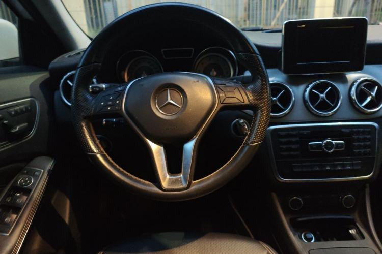 Used Mercedes-Benz GLA 2015 GLA 200 Fashion Model Steering Wheel