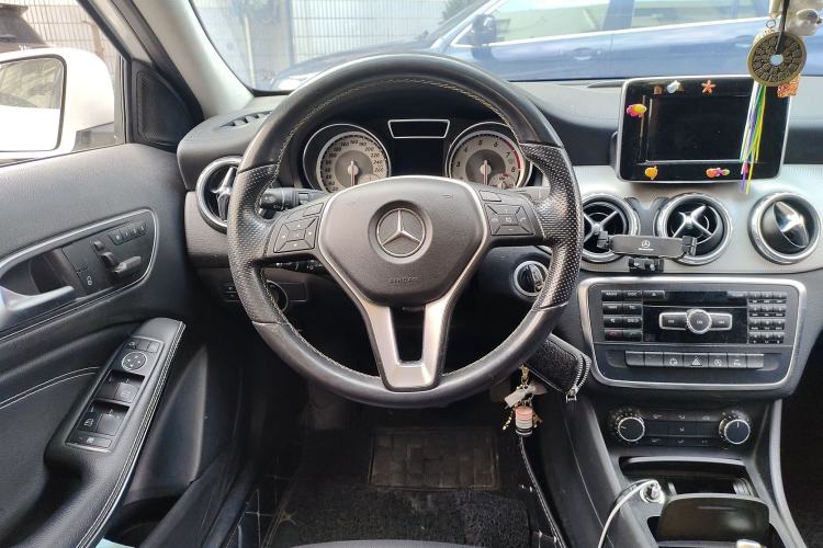 Used Mercedes-Benz GLA 2015 GLA 200 Fashion Model Steering Wheel