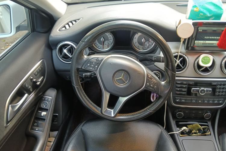Used Mercedes-Benz GLA 2015 GLA 220 4MATIC Luxury Model Steering Wheel