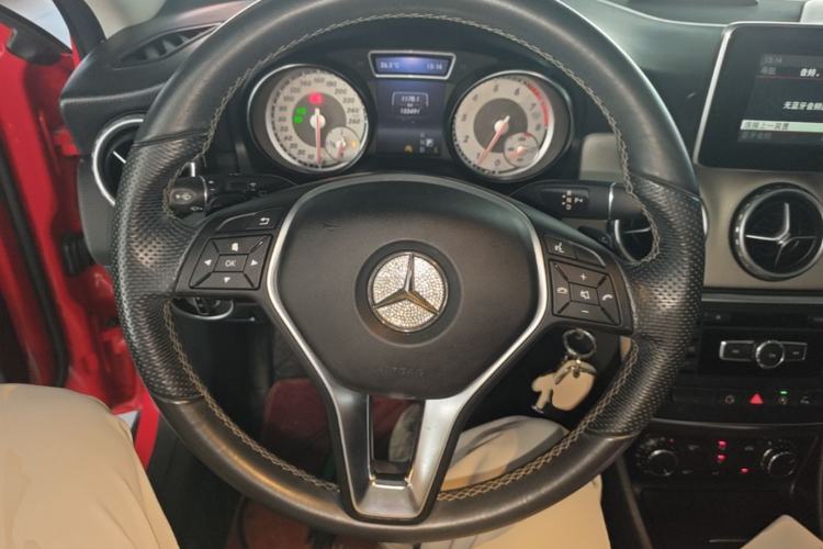 Used Mercedes-Benz GLA 2015 GLA 200 Sport Edition Steering Wheel