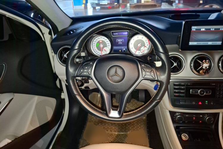 Used Mercedes-Benz GLA 2015 GLA 200 Sport Edition Steering Wheel