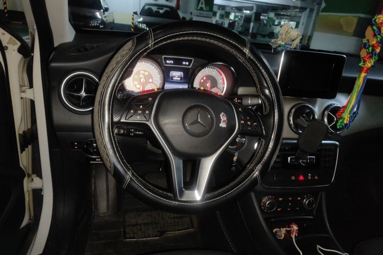 Used Mercedes-Benz GLA 2015 GLA 200 Steering Wheel