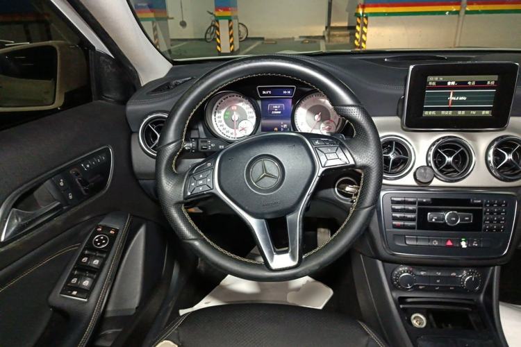 Used Mercedes-Benz GLA 2015 GLA 200 Fashion Model Steering Wheel
