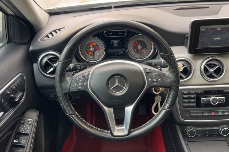 Used Mercedes-Benz GLA 2015 GLA 200 Steering Wheel