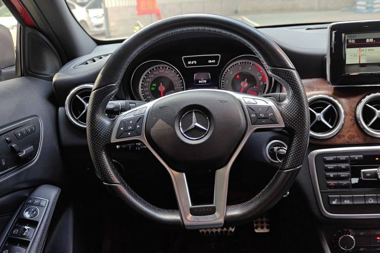 Used Mercedes-Benz GLA 2015 GLA 260 4MATIC Steering Wheel