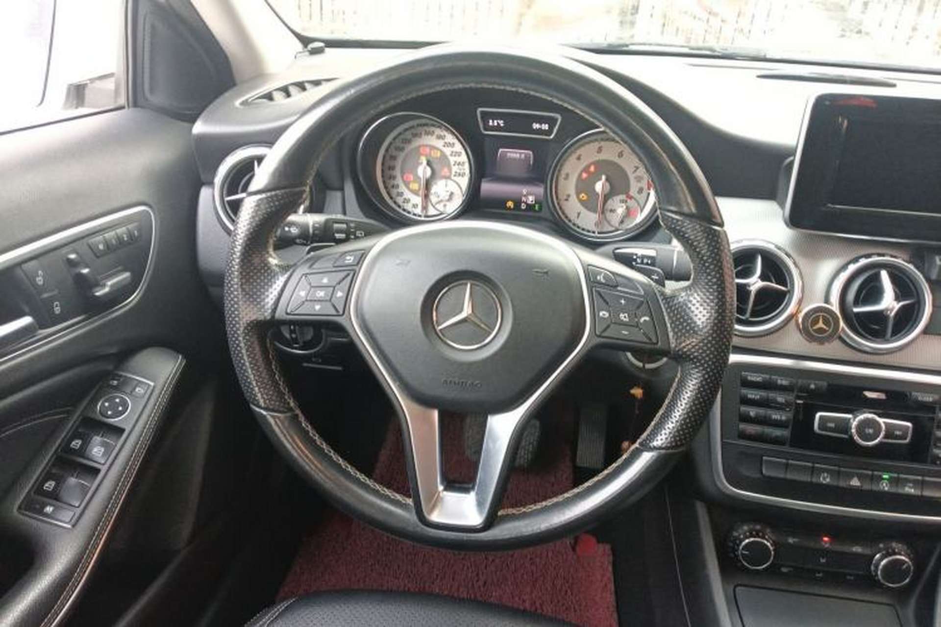 Used Mercedes-Benz GLA 2015 GLA 200 Sport Edition Steering Wheel