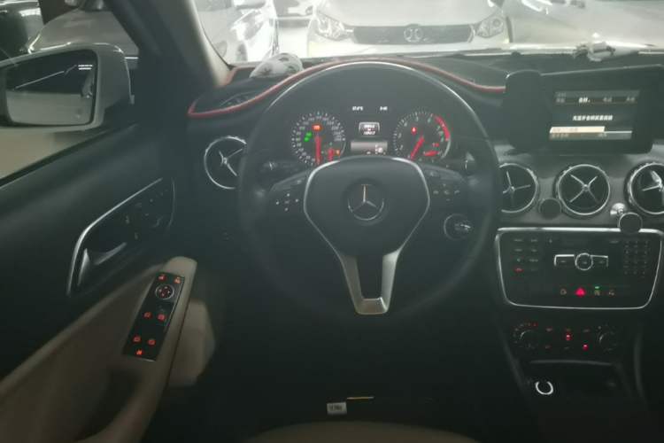 Used Mercedes-Benz GLA 2015 GLA 200 Fashion Model Steering Wheel