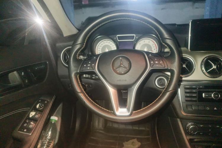 Used Mercedes-Benz GLA 2015 GLA 200 Sport Edition Steering Wheel