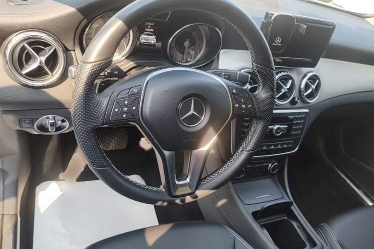 Used Mercedes-Benz GLA 2015 GLA 200 Fashion Model Steering Wheel