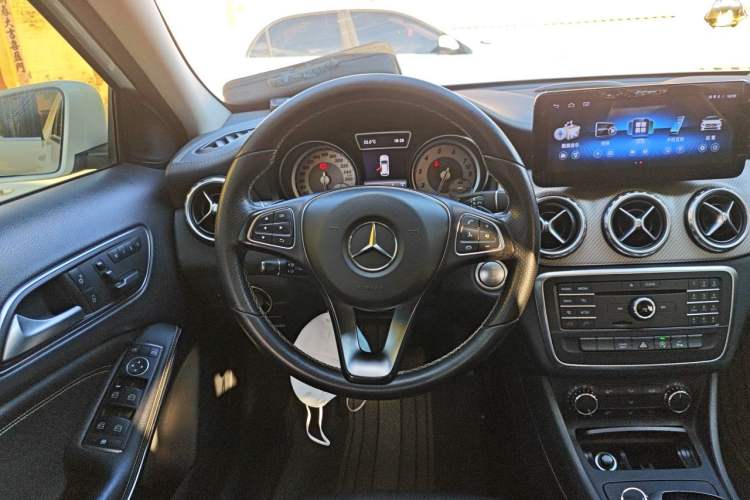 Used Mercedes-Benz GLA 2015 GLA 200 Fashion Model Steering Wheel
