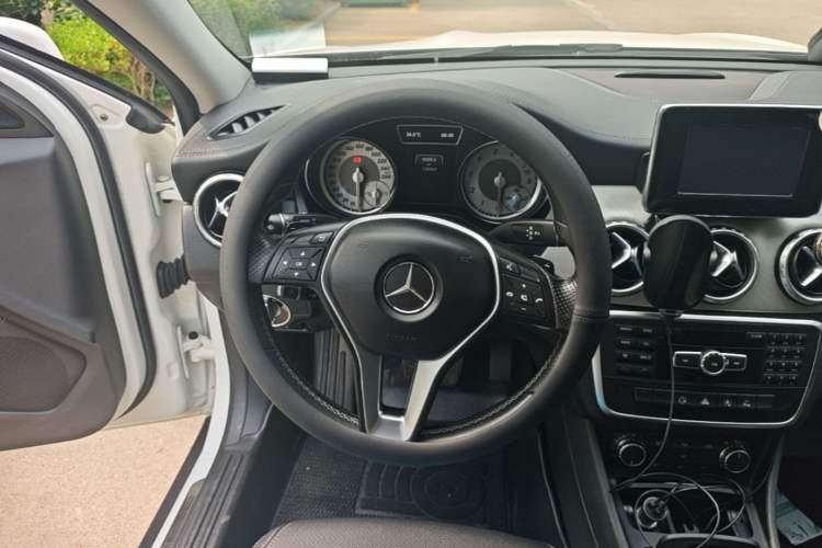 Used Mercedes-Benz GLA 2015 GLA 200 Fashion Model Steering Wheel