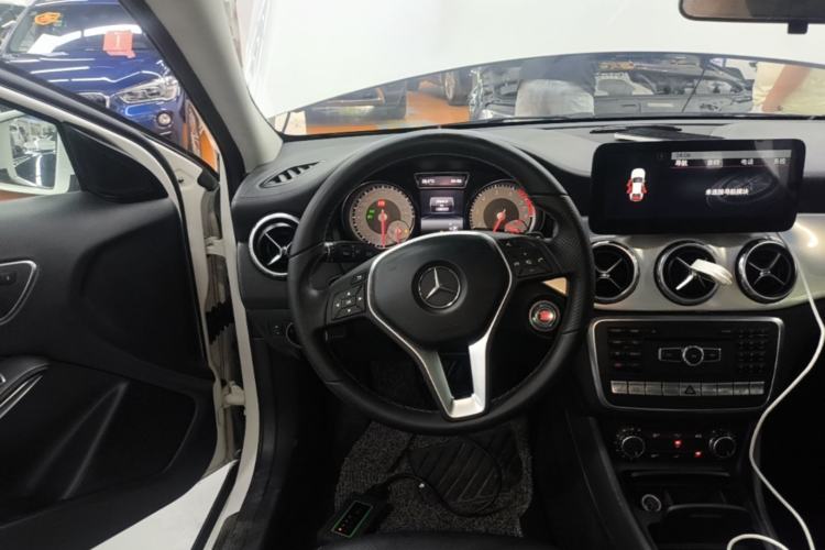 Used Mercedes-Benz GLA 2015 GLA 220 4MATIC Fashion Model Steering Wheel