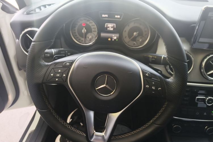 Used Mercedes-Benz GLA 2015 GLA 200 Sport Edition Steering Wheel