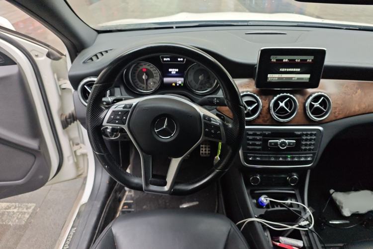 Used Mercedes-Benz GLA 2015 GLA 260 4MATIC Sport Edition Steering Wheel