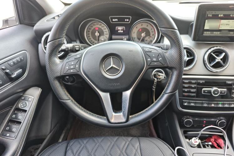 Used Mercedes-Benz GLA 2015 GLA 220 4MATIC Fashion Model Steering Wheel