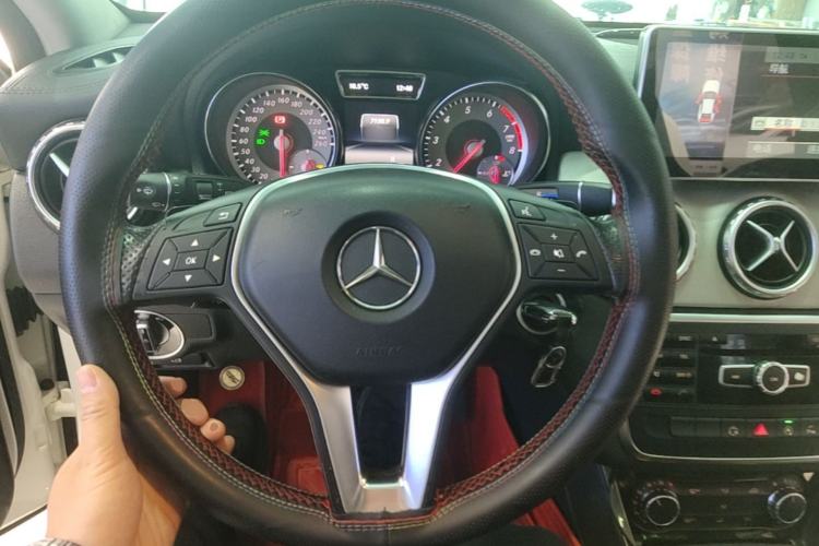 Used Mercedes-Benz GLA 2015 GLA 200 Fashion Model Steering Wheel