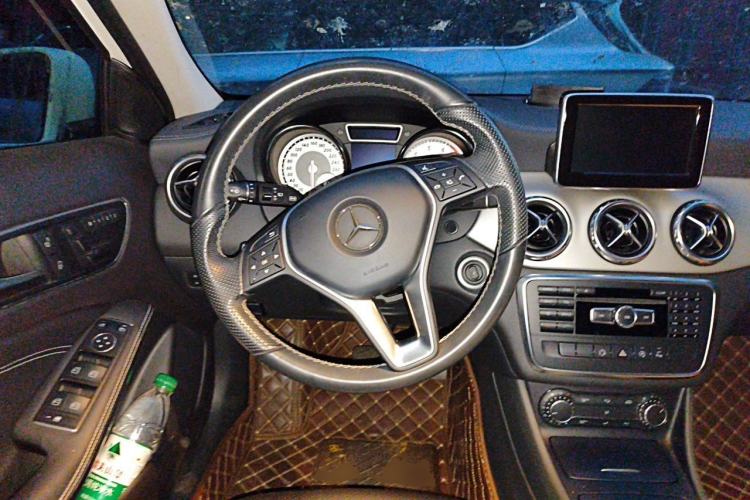 Used Mercedes-Benz GLA 2015 GLA 200 Fashion Model Steering Wheel