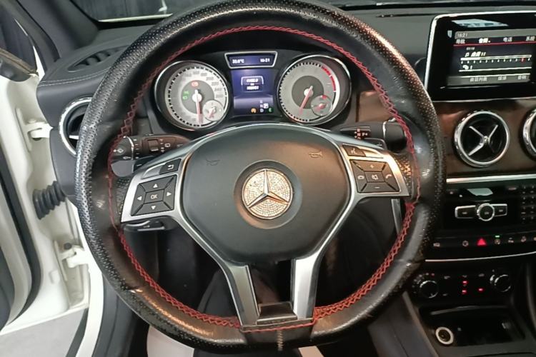 Used Mercedes-Benz GLA 2015 GLA 260 4MATIC Steering Wheel