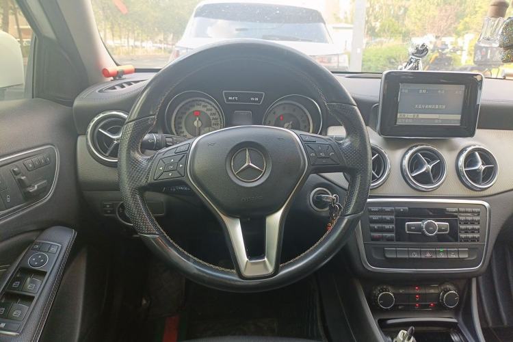 Used Mercedes-Benz GLA 2015 GLA 200 Fashion Model Steering Wheel