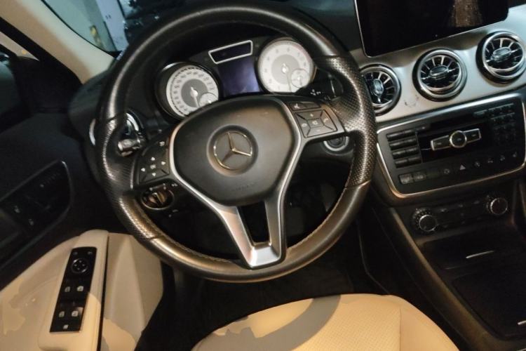 Used Mercedes-Benz GLA 2015 GLA 220 4MATIC Fashion Model Steering Wheel