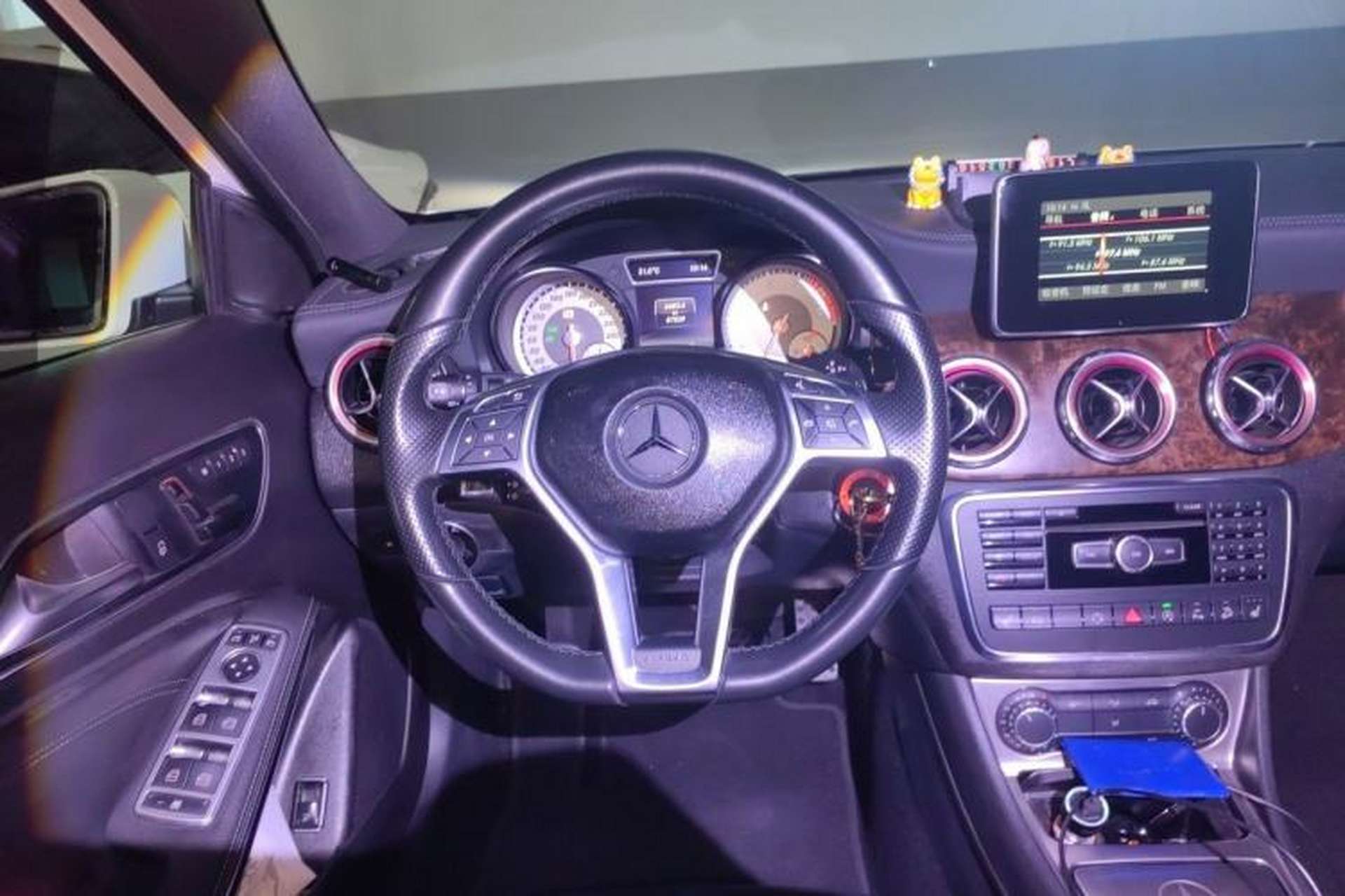 Used Mercedes-Benz GLA 2015 GLA 260 4MATIC Sport Edition Steering Wheel
