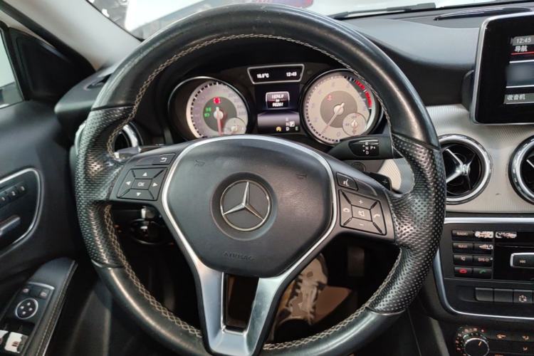 Used Mercedes-Benz GLA 2015 GLA 200 Sport Edition Steering Wheel