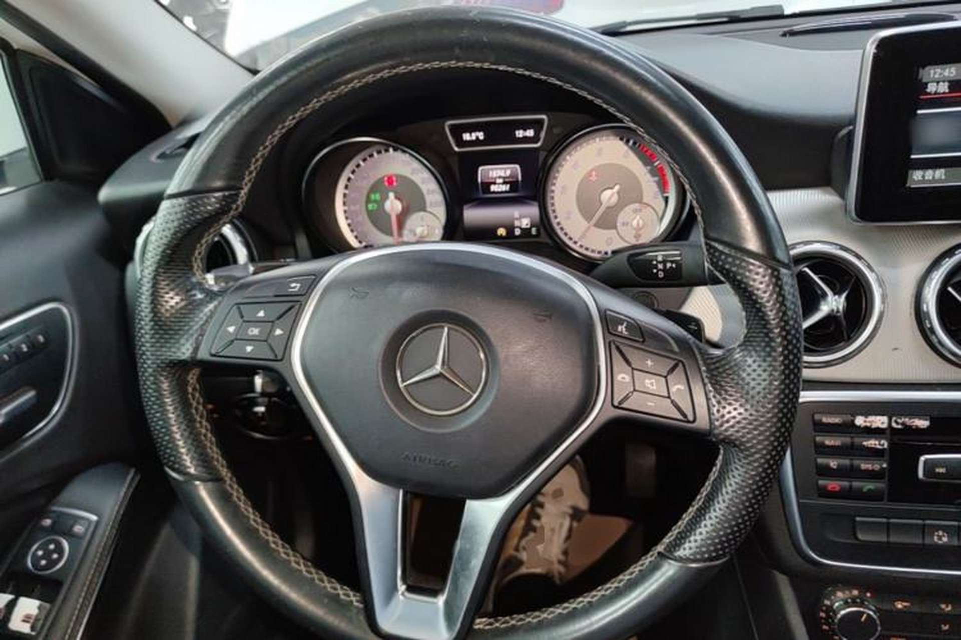 Used Mercedes-Benz GLA 2015 GLA 200 Sport Edition Steering Wheel
