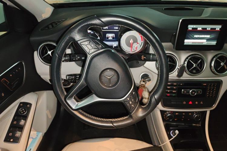 Used Mercedes-Benz GLA 2015 GLA 200 Sport Edition Steering Wheel