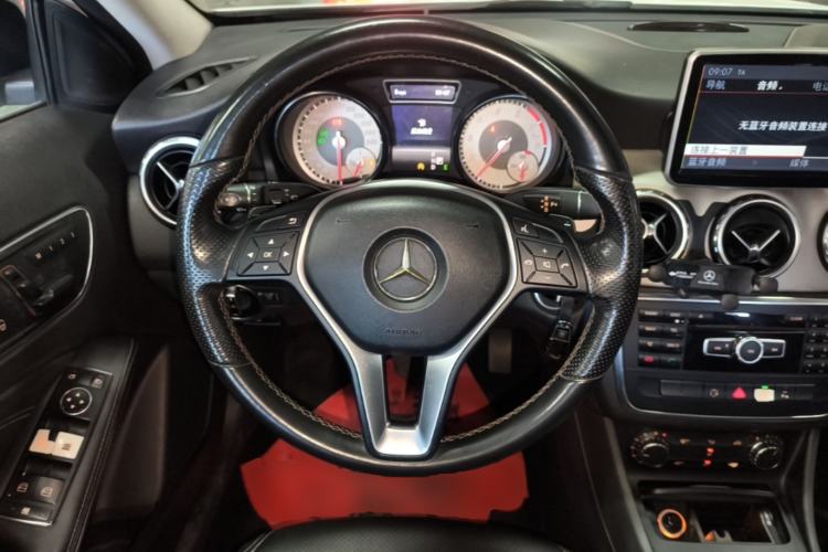 Used Mercedes-Benz GLA 2015 GLA 200 Sport Edition Steering Wheel